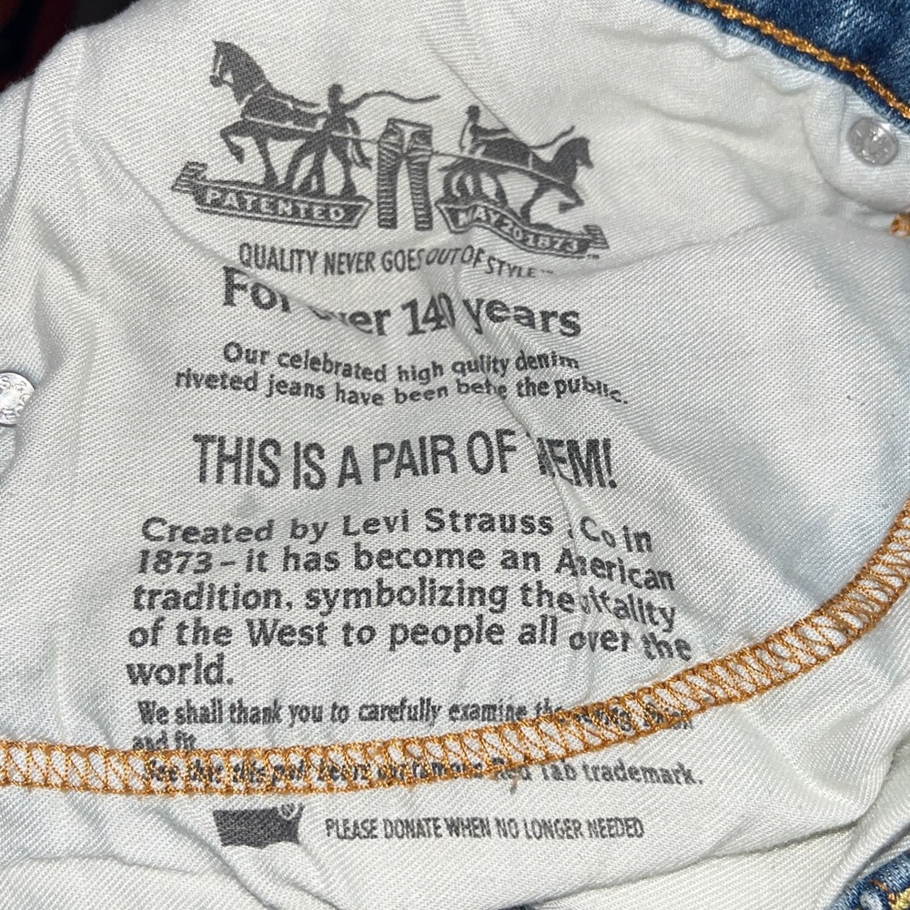 Levi’s 569 denim jean shorts Size 38 - Picture 7 of 7